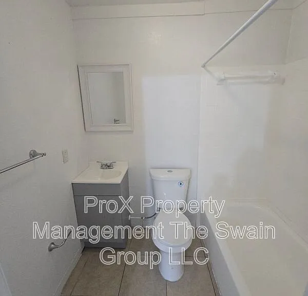 218 Florida Ave #8 — Photo 4