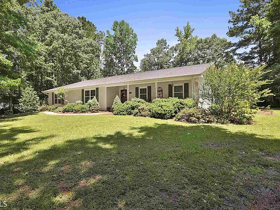 2nd image of 260 Cedar Cir