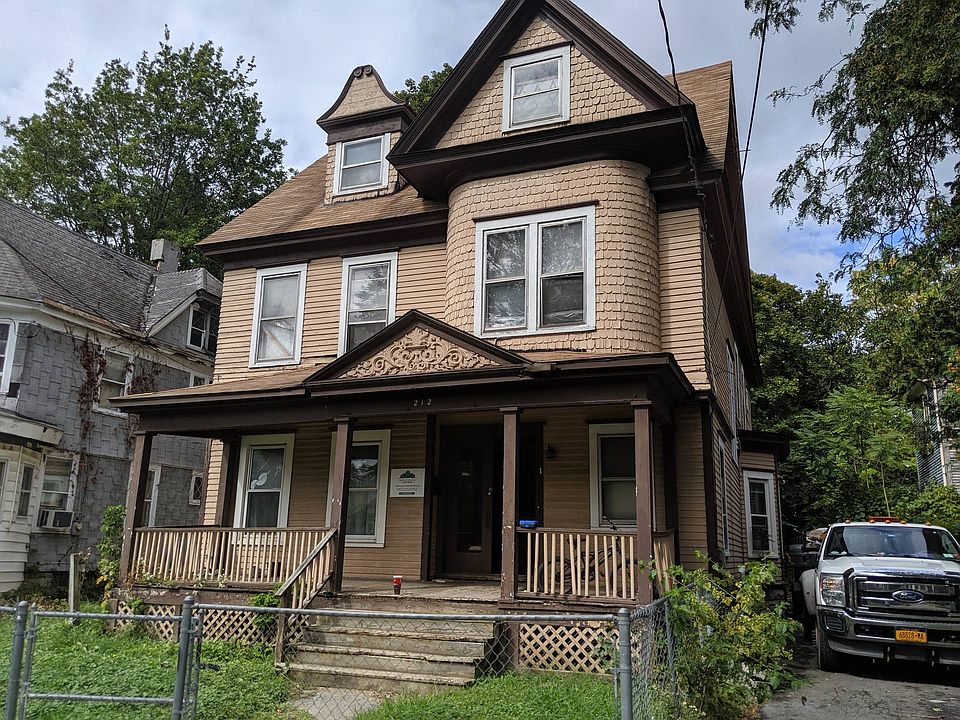 1st image of 212 W Beard Ave