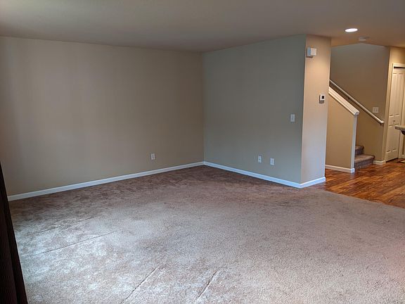 4th image of 3989 SE Discovery St