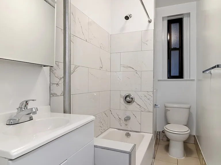160 Waverly Pl #16 — Photo 5