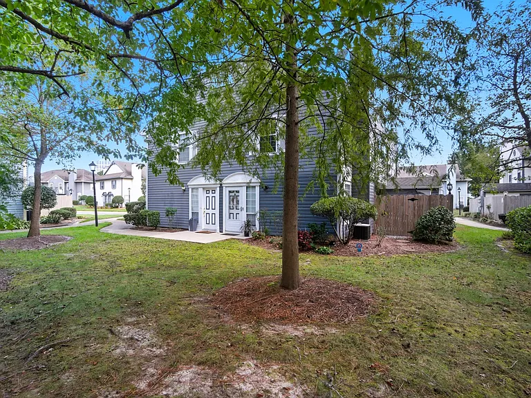 4658 Genoa Cir — Photo 34
