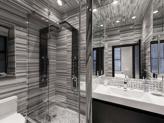 5th image of 162 E 82nd St #1CD