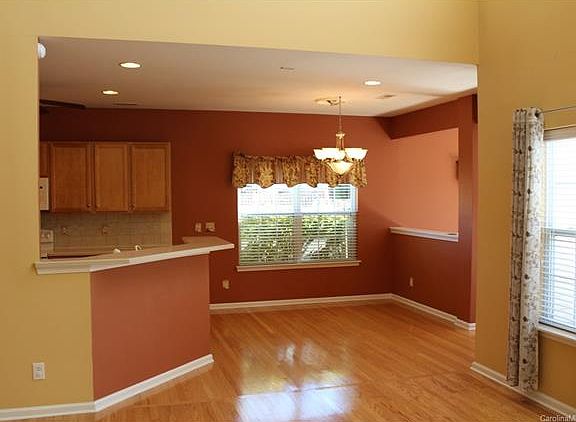5th image of 10450 Tintinhull Dr