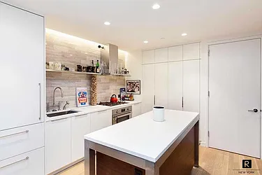 Rented by R New York