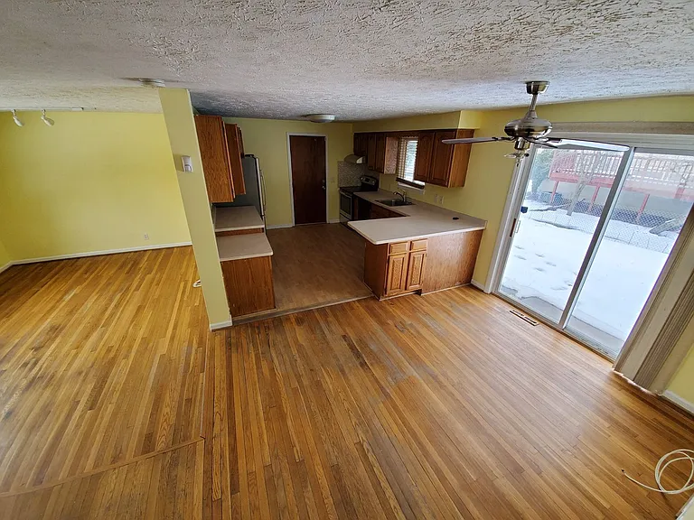 32 Golden Rod Ln — Photo 2