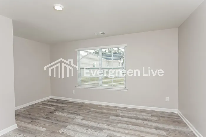 805 Vanguard St — Photo 11