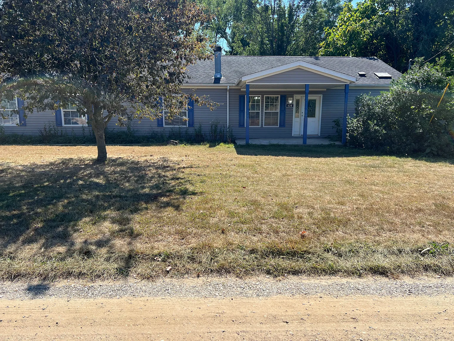420 Decker St — Photo 1