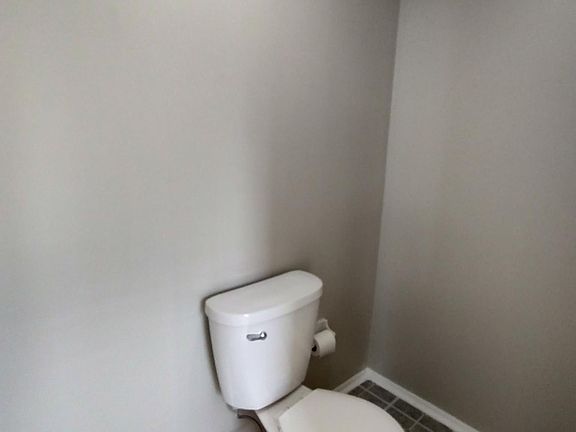 4th image of 641 Dartmoor Dr