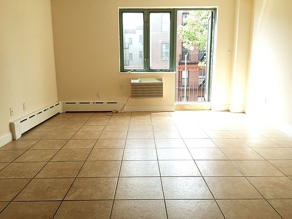 2nd image of 2447 44th St Ste 3
