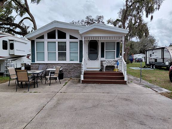 2nd image of 36906 Pinochle Dr