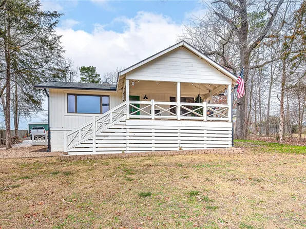 8069 Elm Ln, Rogers, AR 72756