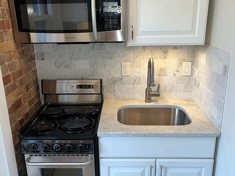 35 Bay State Rd #1R — Photo 9