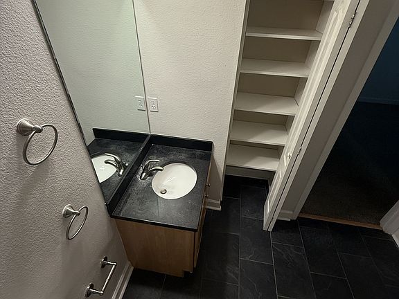 2nd image of 2013 Dixie Belle Dr Floor 1