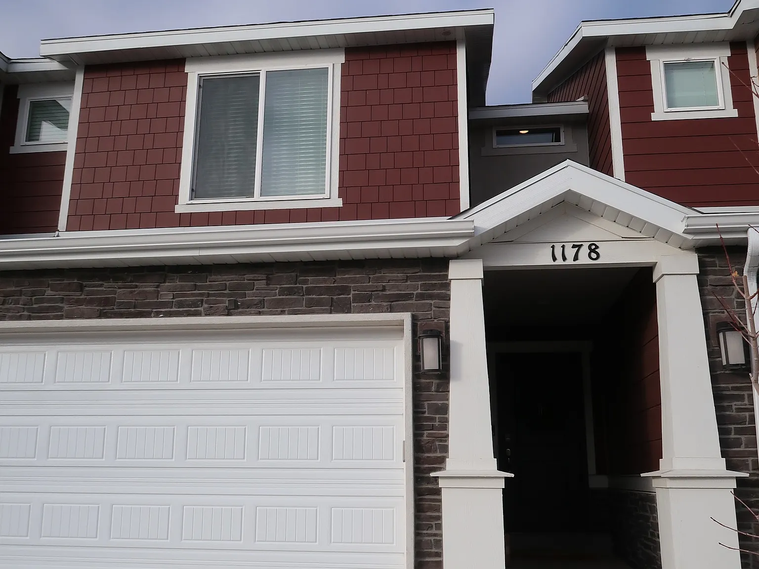 3 bed, 2190 sqft, $2,100 — Photo 1