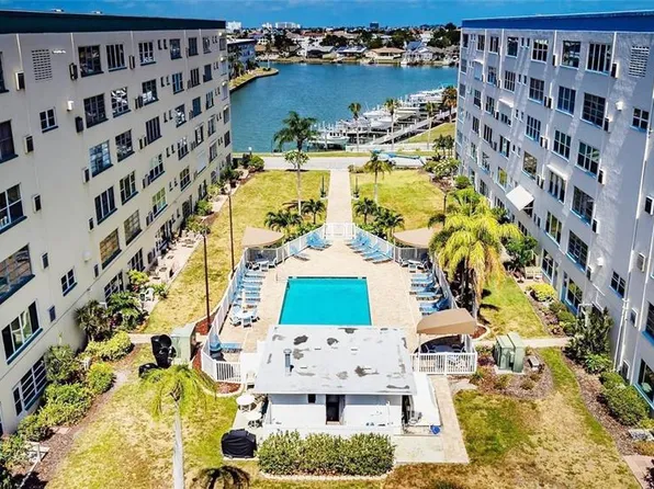2960 59th St S APT 614, Gulfport, FL 33707