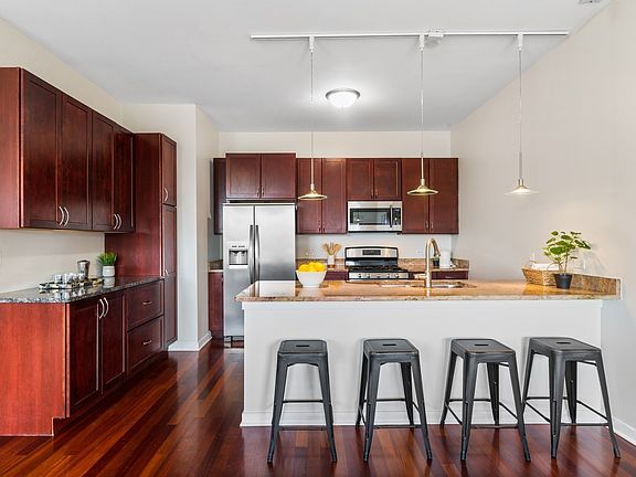 5th image of 3735 N Wolcott Ave Unit 10