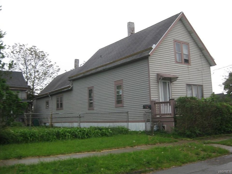 1st image of 105 Titus Ave