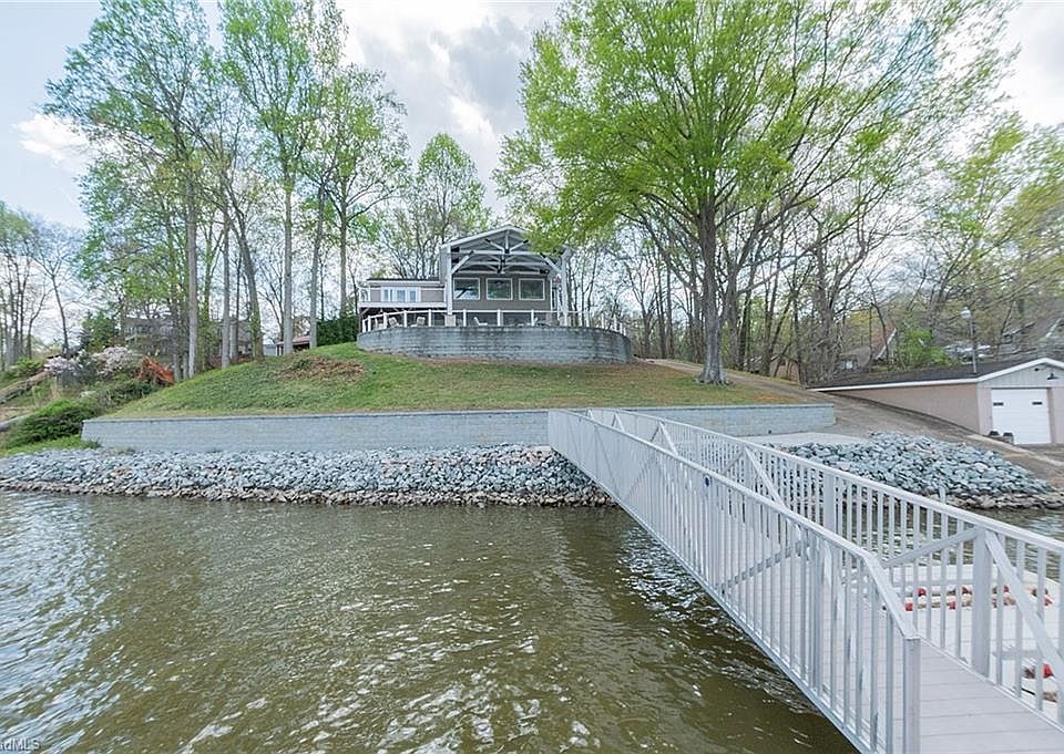 1st image of 362 Hillview Dr