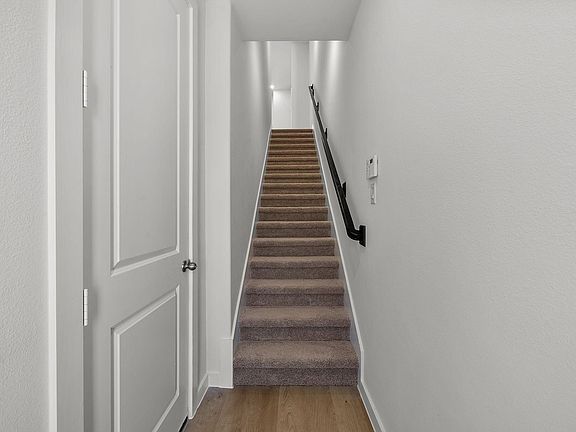 4th image of 1334 Mercantile St