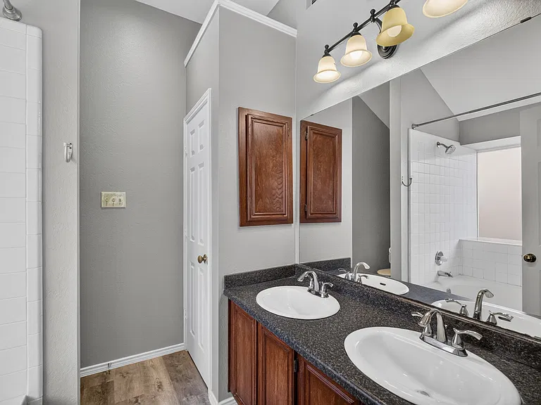 6318 Brookcrest Dr — Photo 23