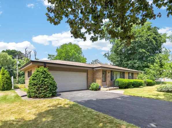 3915 Brook LANE, Brookfield, WI 53005