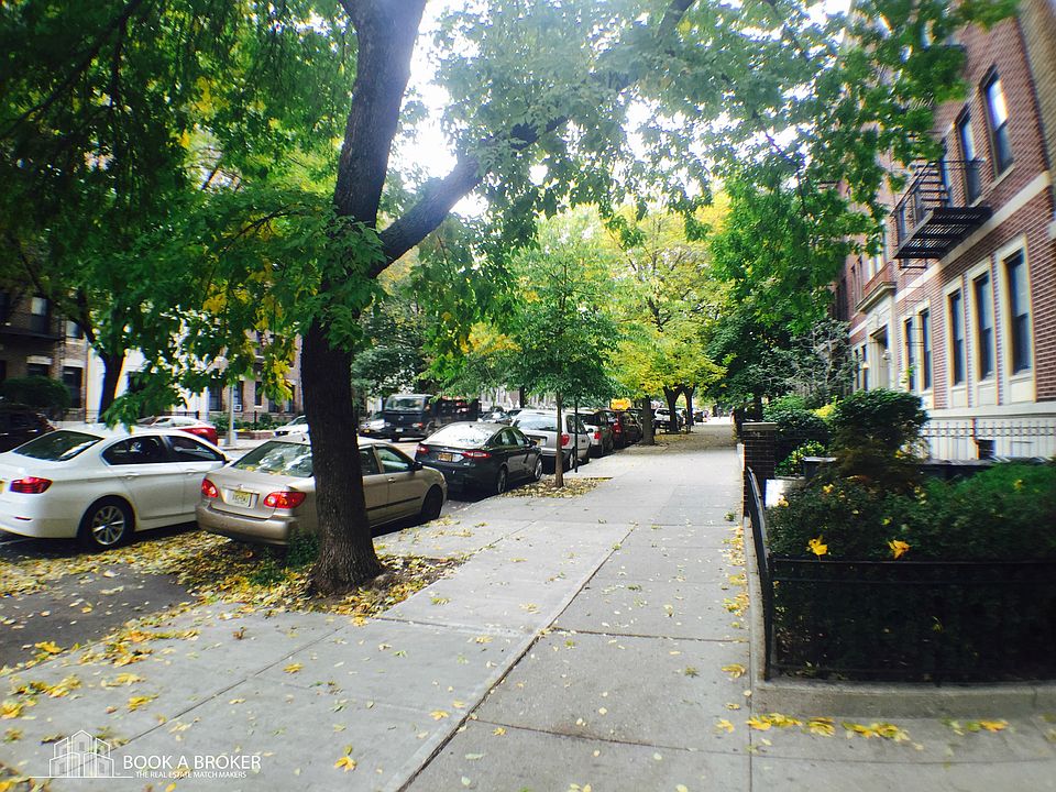 2nd image of 417 Saint Johns Pl APT 1C