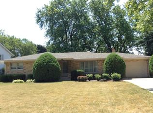 3713 W Lee St, McHenry, IL 60050