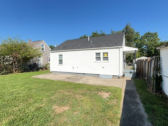 2nd image of 3804 Jewell St