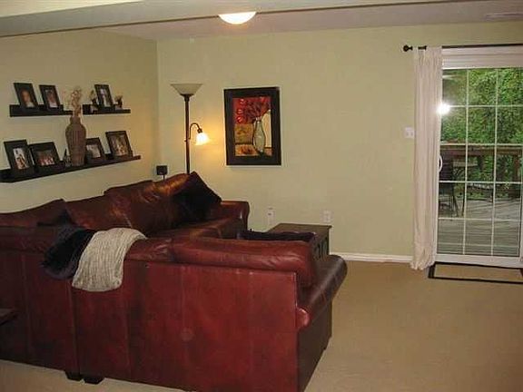 3rd image of 5747 Heritage Hill Dr