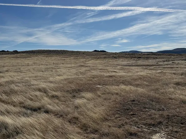 36 Shadow Mountain Rd, Glenrock, WY 82637