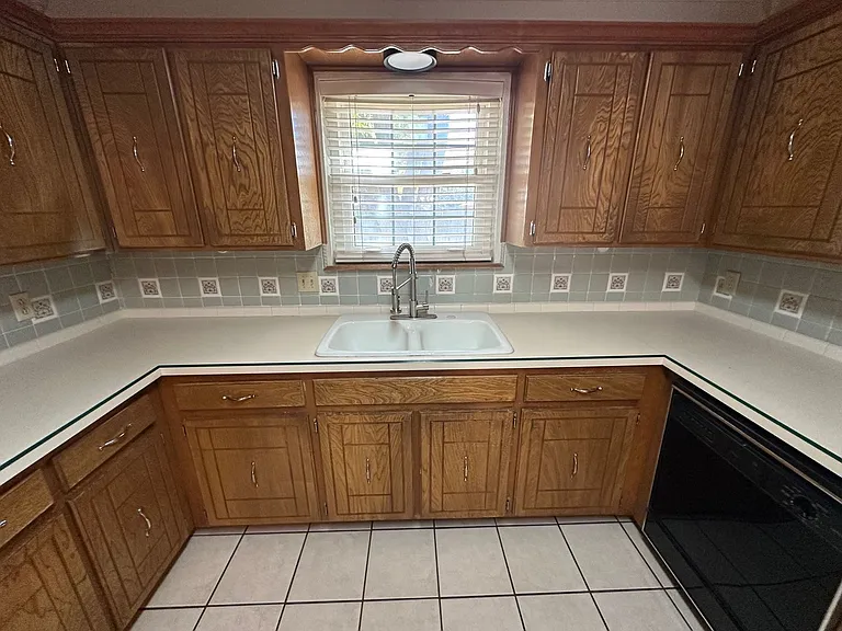 7503 Elmhurst Dr — Photo 11