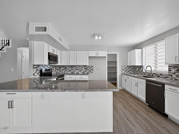 5th image of 2020 E BEHREND Drive