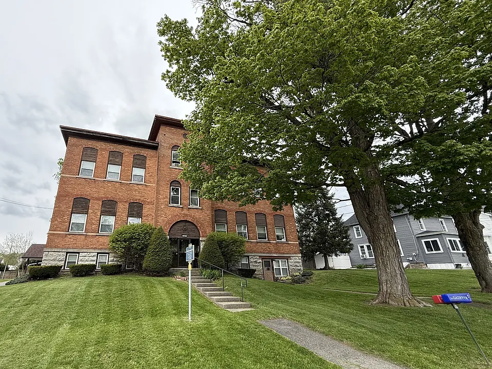 40 Haskell St