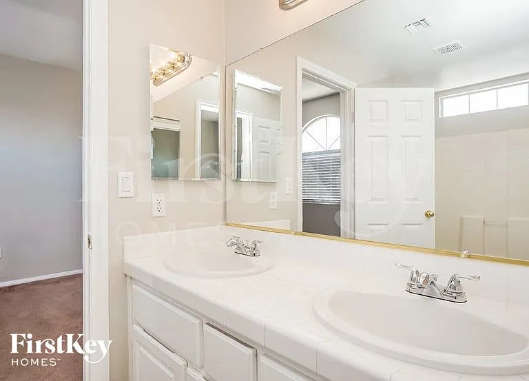 8136 Kokoma Dr — Photo 11