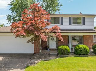 11240 Hanna Dr, Sterling Heights, MI 48312