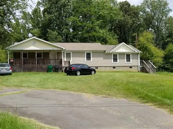 5944 Freedom Dr, Charlotte, NC 28214