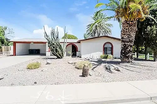 Spacious 3 Bed/2 Bath Single Family Home in Mesa, AZ - Available 8/17/2026 — Photo 1