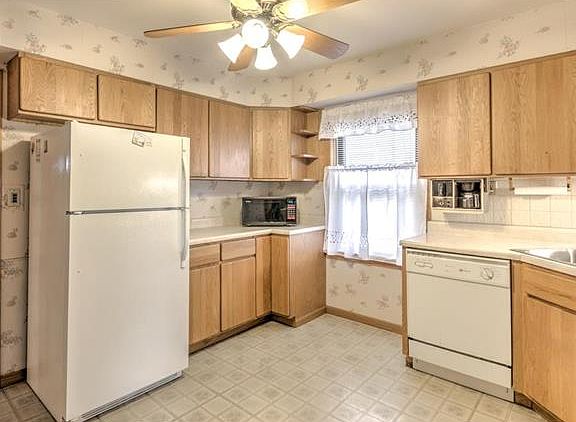 3rd image of 11245 Saint Shawn Ln