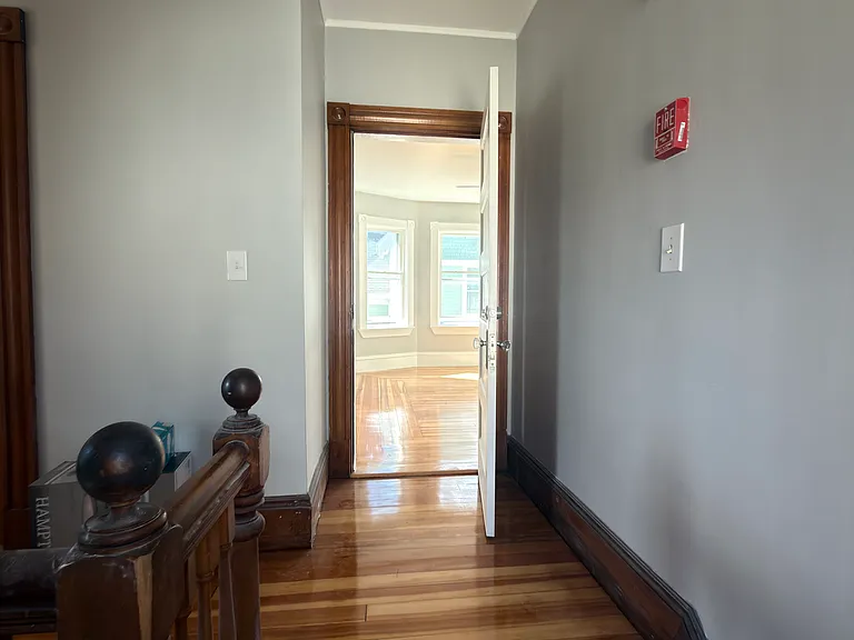 20-22 Florence St #2 — Photo 13