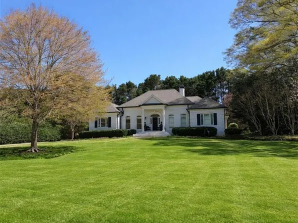 2049 Burgundy Dr, Braselton, GA 30517