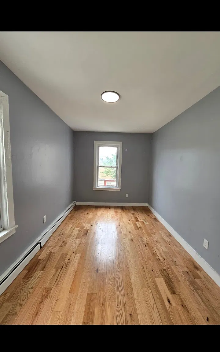 3 bed, $2,300 — Photo 2