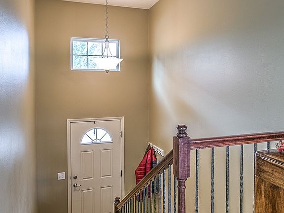 3rd image of 14228 Huntington Ave