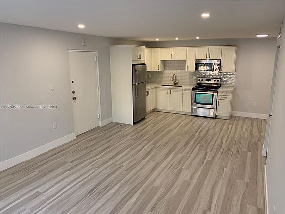 3rd image of 7141 Miami Lakes Dr APT O4