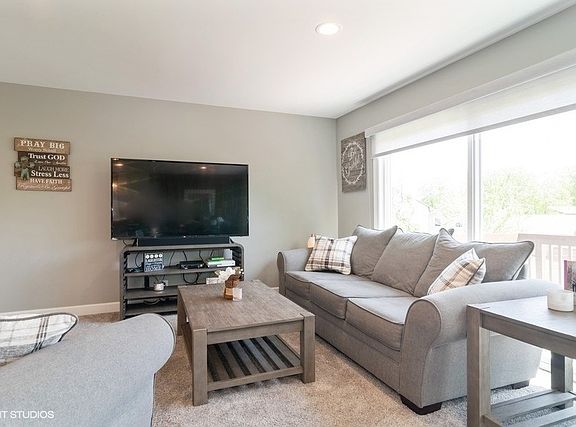 3rd image of 2263 Wildwood Ln