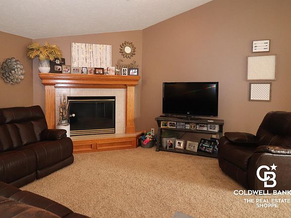 2nd image of 502 N Ingalls St