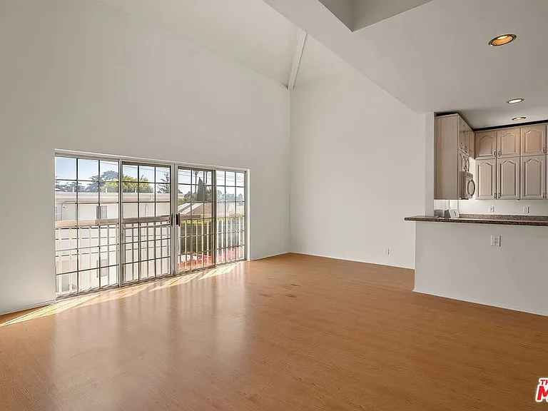 923 Euclid St #302 — Photo 4
