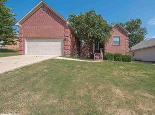 6 Patton Dr, Maumelle, AR 72113