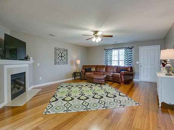 3rd image of 376 Stewart Springs Dr