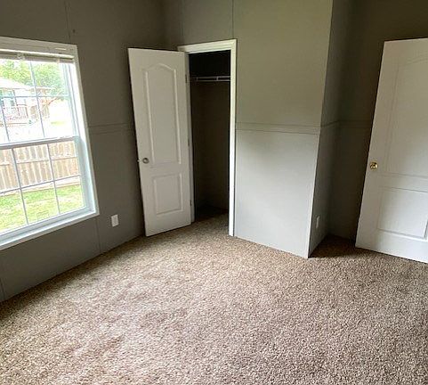 3rd image of 4728 Otter Creek Cres